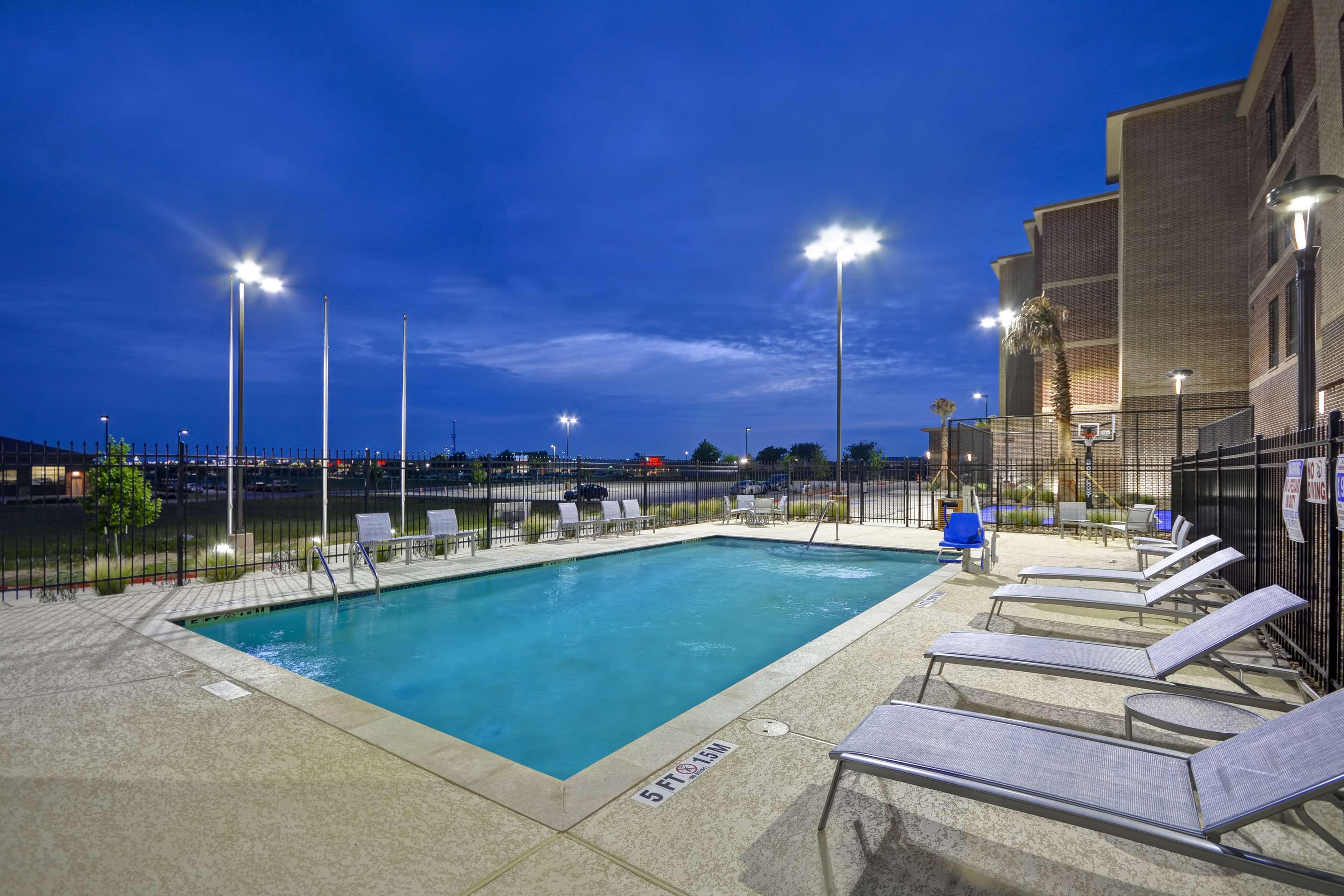 Homewood Suites By Hilton San Marcos Εξωτερικό φωτογραφία